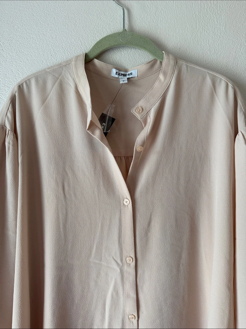 Express Women's Pale Blush Button-Front Blouse - Picture 4 of 5